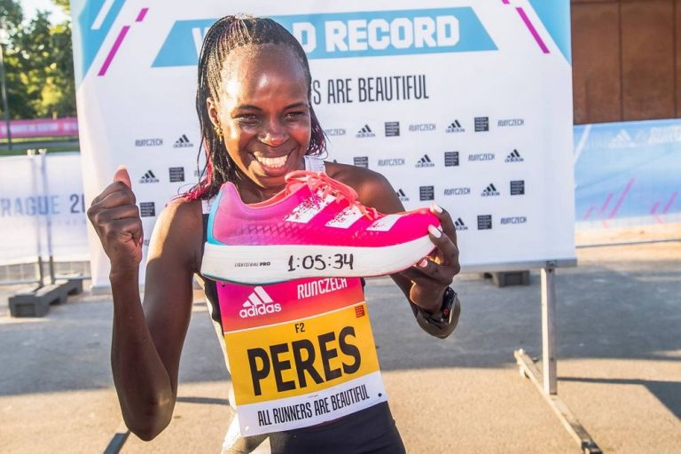AsÃ­ son los adizero adios pro de adidas con los que Peres Jepchirchir rompiÃ³ el rÃ©cord mundial 